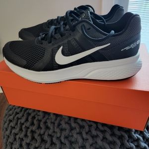 Women's Nike Run Swift 2